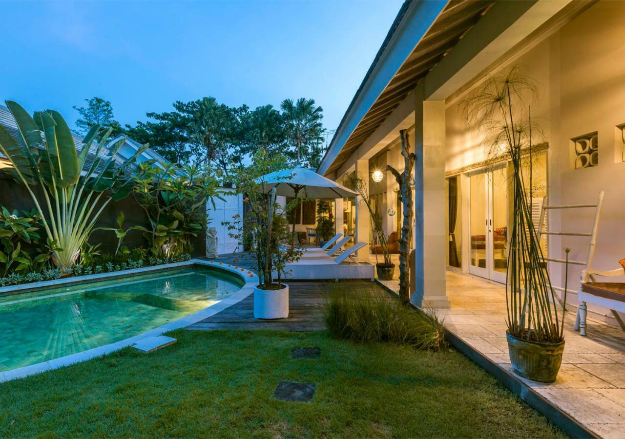 Villa Armani เซมินยัค ภายนอก รูปภาพ