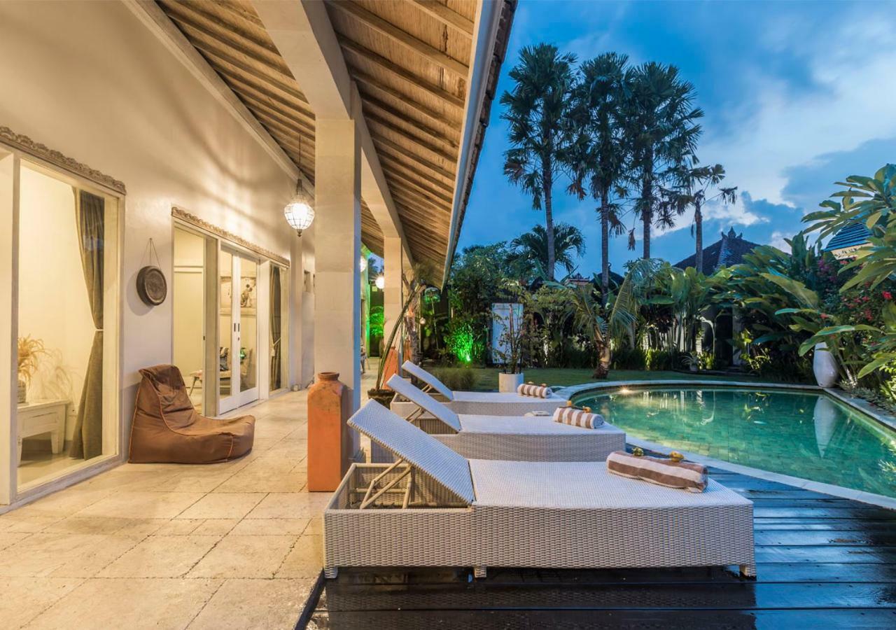 Villa Armani เซมินยัค ภายนอก รูปภาพ