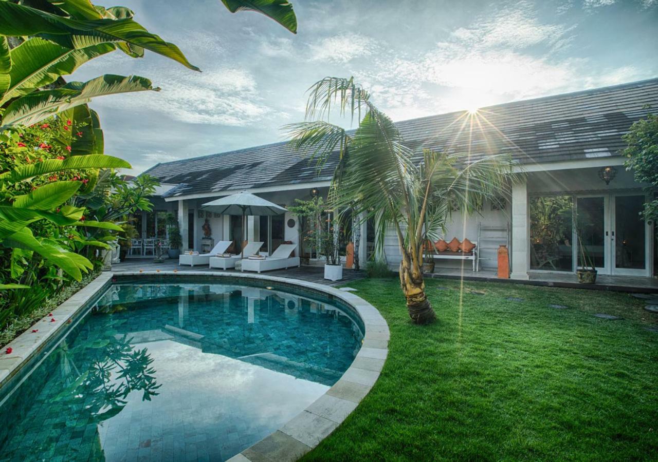 Villa Armani เซมินยัค ภายนอก รูปภาพ