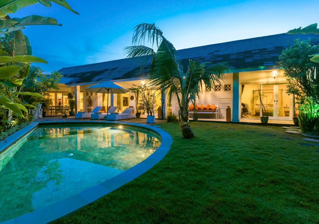 Villa Armani เซมินยัค ภายนอก รูปภาพ